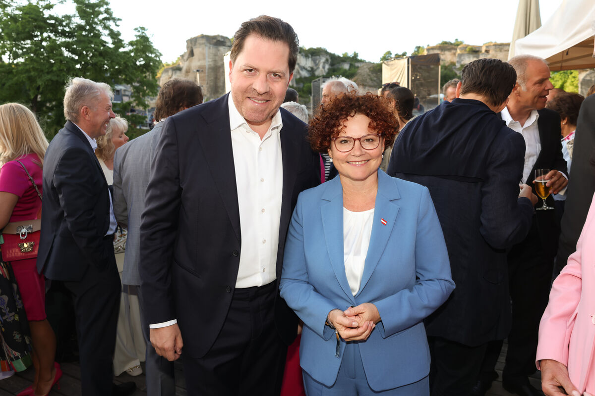 Daniel Serafin und Staatssekretärin Elisabeth Zehetner c Katharina Schiffl
