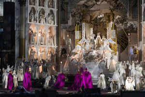 Tosca Premiere Buehne nahe c wearegiving Tosca Premiere Buehne nahe c wearegiving